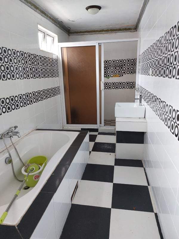 HOUSE FOR SALE AT - 1 - House  on Aster Vender