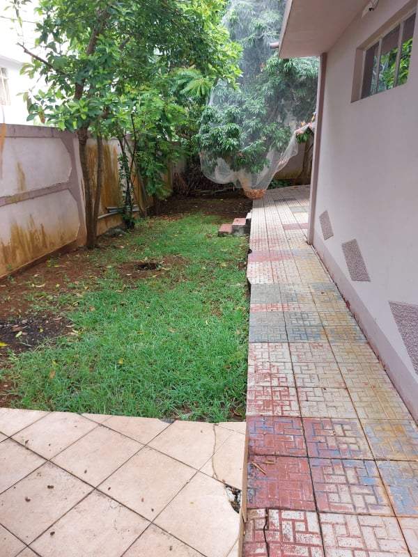 HOUSE FOR SALE AT - 4 - House  on Aster Vender