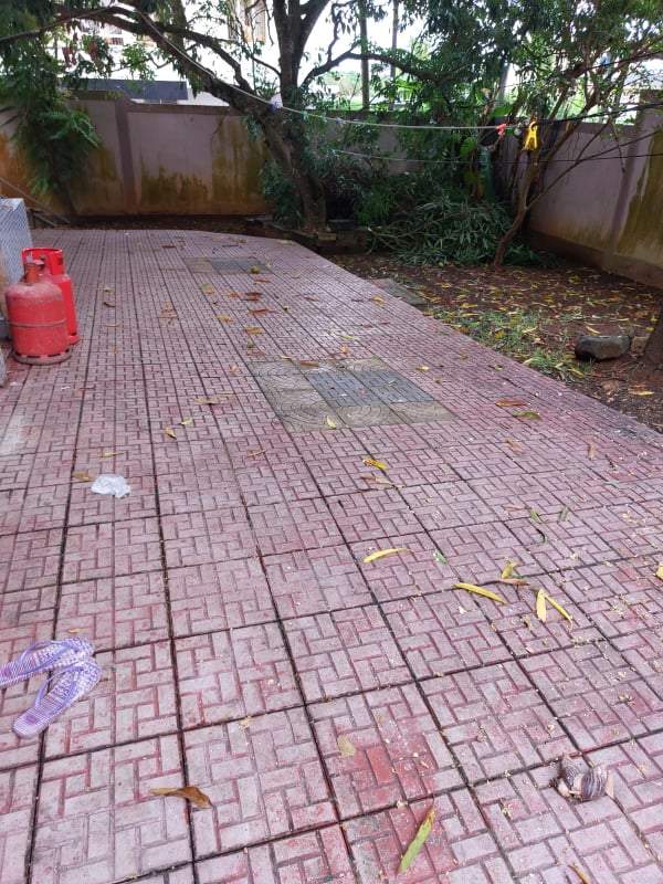 HOUSE FOR SALE AT on Aster Vender