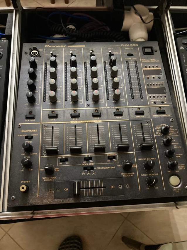 Set Console - Other Musical Equipment on Aster Vender