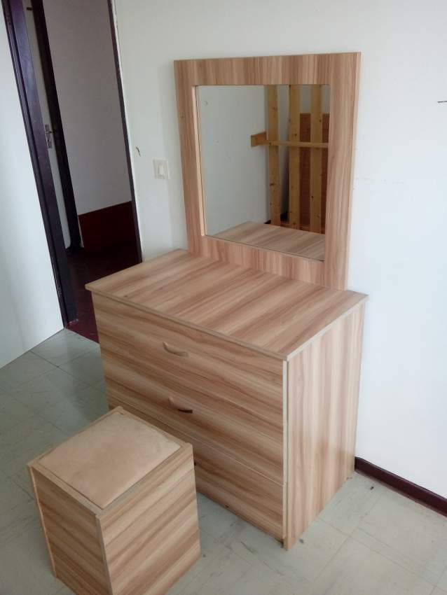 Coiffeuse avec pouf - 0 - Bedroom Furnitures  on Aster Vender