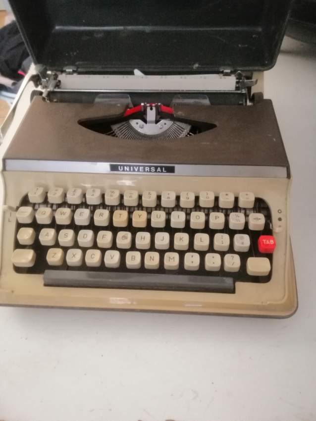 Vintages typewriter  - 2 - Antiquities  on Aster Vender