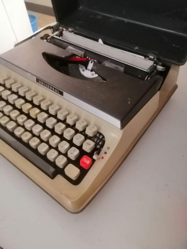 Vintages typewriter  - 1 - Antiquities  on Aster Vender