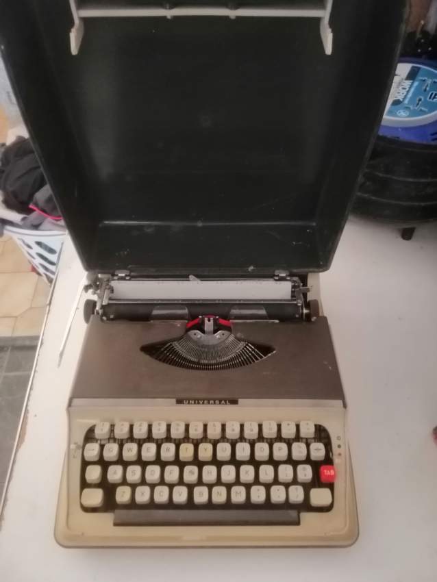Vintages typewriter  - 3 - Antiquities  on Aster Vender