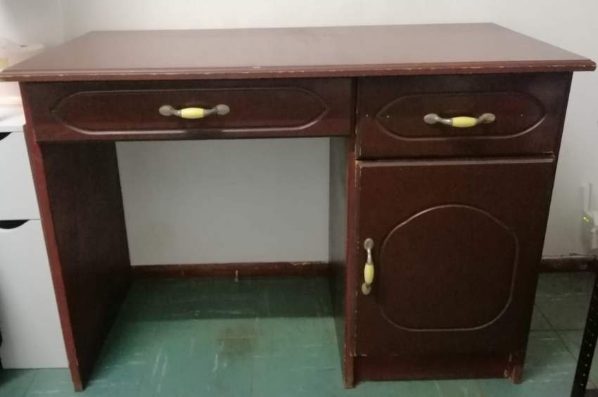 Table de bureau en bois on Aster Vender