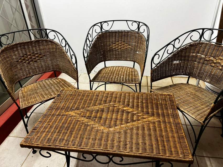 Ensemble table et chaises en rotin - Living room sets at AsterVender