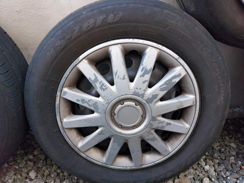Ream complete with tyres 185/65R14 - 2 - Spare Parts  on Aster Vender