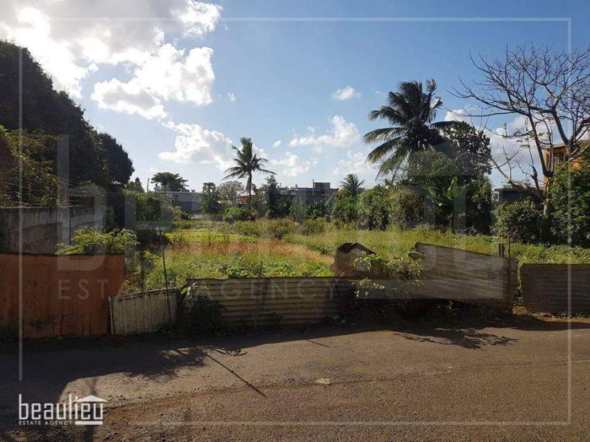 * 12 Perches Residential land, Cottage * - 1 - Land  on Aster Vender