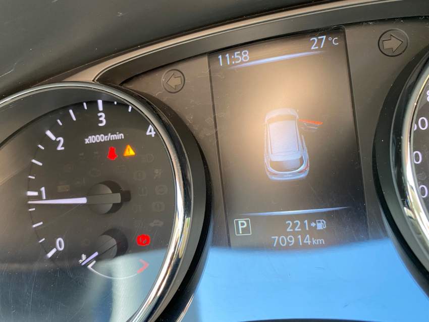 NISSAN QASHQAI J11 YEAR 2017 / 1.6 TURBO DIESEL - 5 - SUV Cars  on Aster Vender