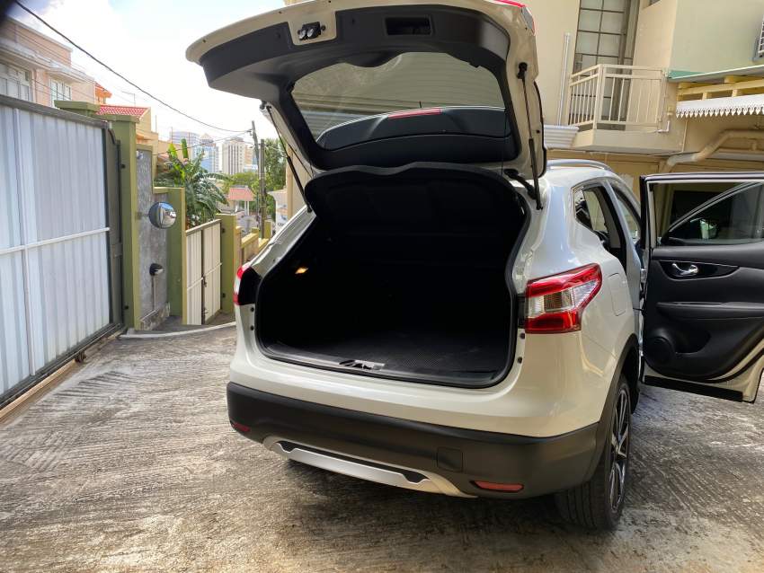 NISSAN QASHQAI J11 YEAR 2017 / 1.6 TURBO DIESEL - 7 - SUV Cars  on Aster Vender