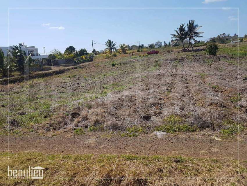 50 perches land, Petit Raffray,  Mont Mascal  - 1 - Land  on Aster Vender