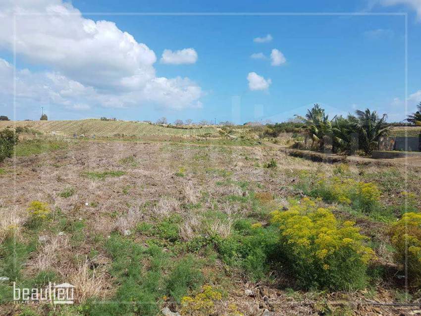 50 perches land, Petit Raffray,  Mont Mascal  - 0 - Land  on Aster Vender