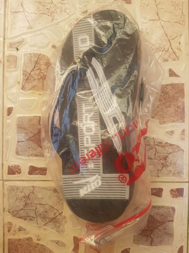 Kito Slippers For Him - 9 - Boots  on Aster Vender