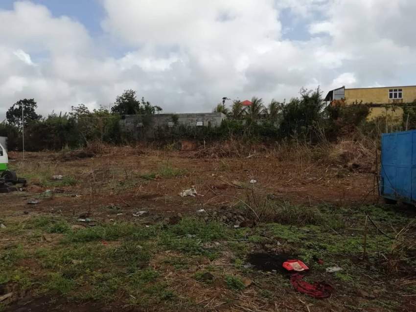 30 perches  land in B. Plateau, Cottage @ Rs 100,000/perche negotiable - 1 - Land  on Aster Vender