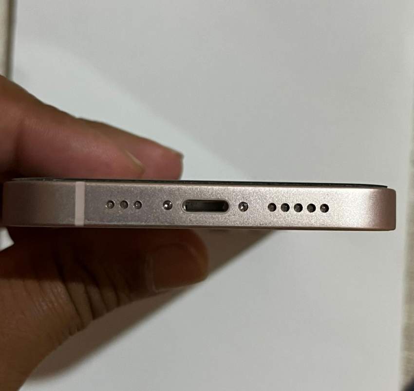 IPhone 13 - 2 - iPhones  on Aster Vender