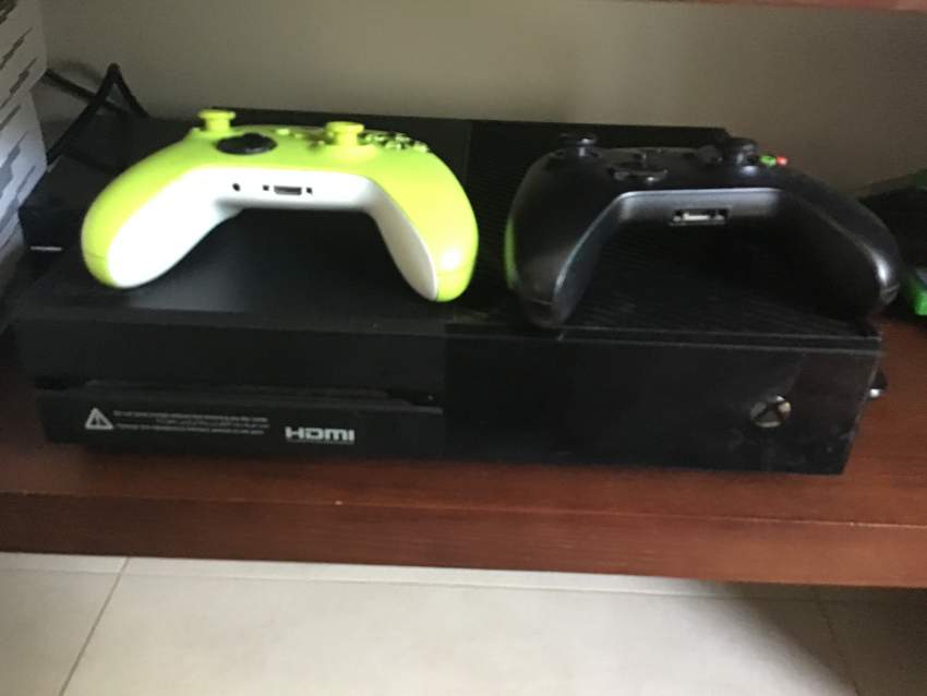 Xbox one ( URGENT SALE )  - 2 - Xbox One  on Aster Vender