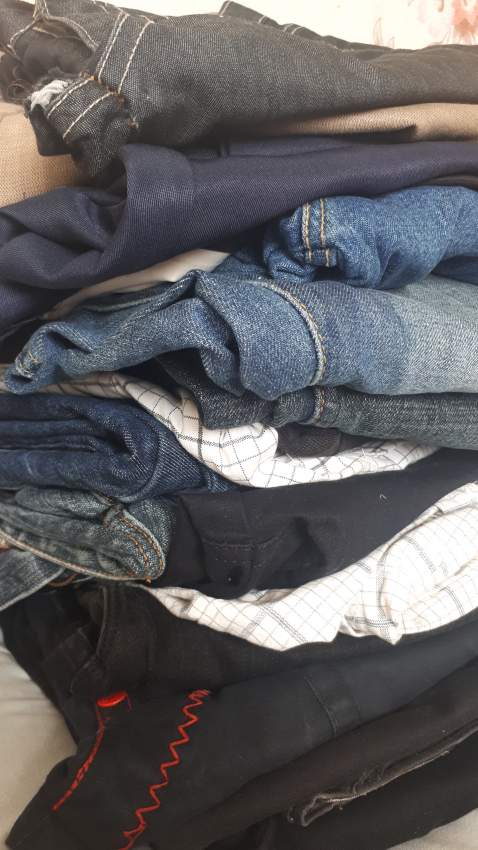 LOT DE VÊTEMENTS ENFANT - 0 - Pants (Boys)  on Aster Vender