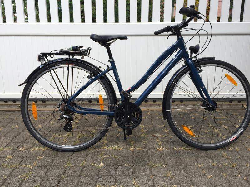 Gorgeous Globe by Specialized - 6 - City bikes  on Aster Vender