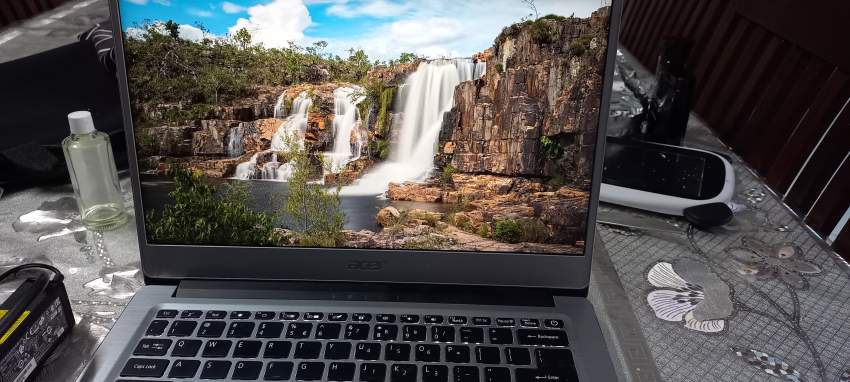 Laptop ACER Swift 3 -Core I3 - 5 - Laptop  on Aster Vender