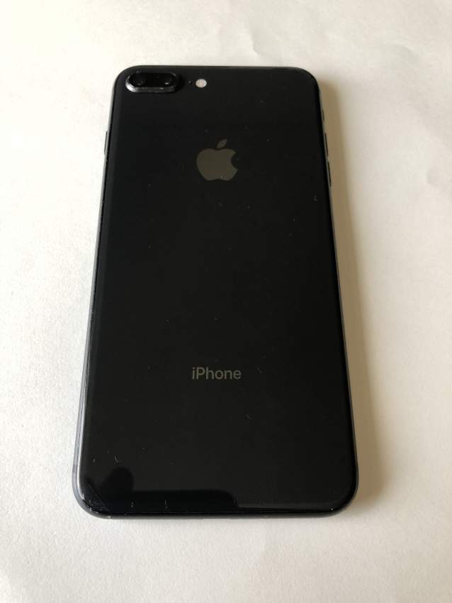 Iphone 8 plus 64GB sidéral Black - 1 - iPhones  on Aster Vender