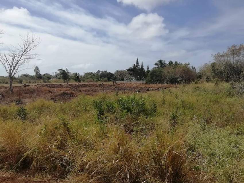 2 plot of 11 perches in The Vale, Sottise each @ Rs 1,550,000 negoti - 0 - Land  on Aster Vender