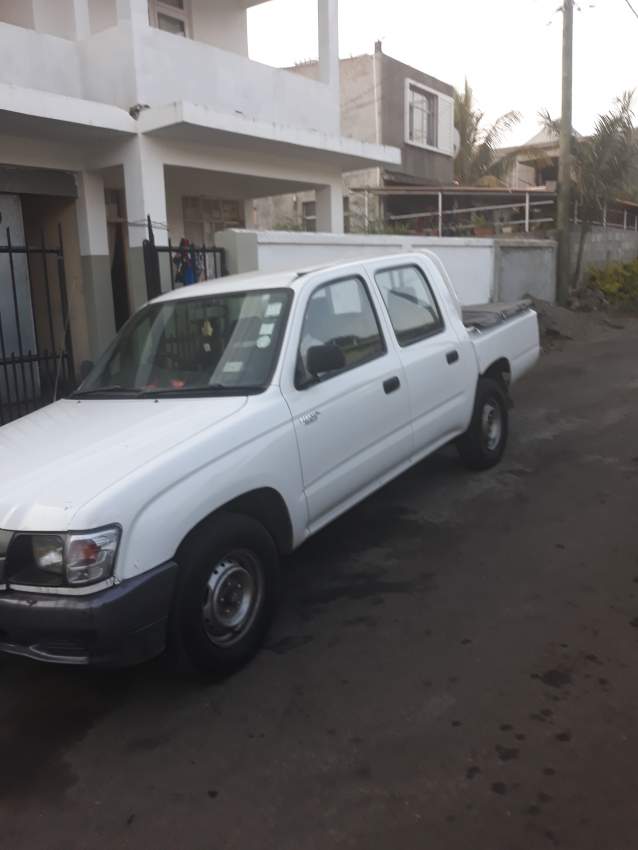 Toyota hilux - 0 - Pickup trucks (4x4 & 4x2)  on Aster Vender