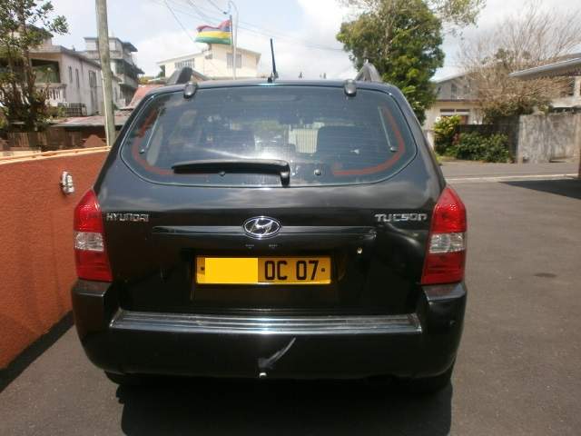 Hyundai Tucson  - 2 - SUV Cars  on Aster Vender