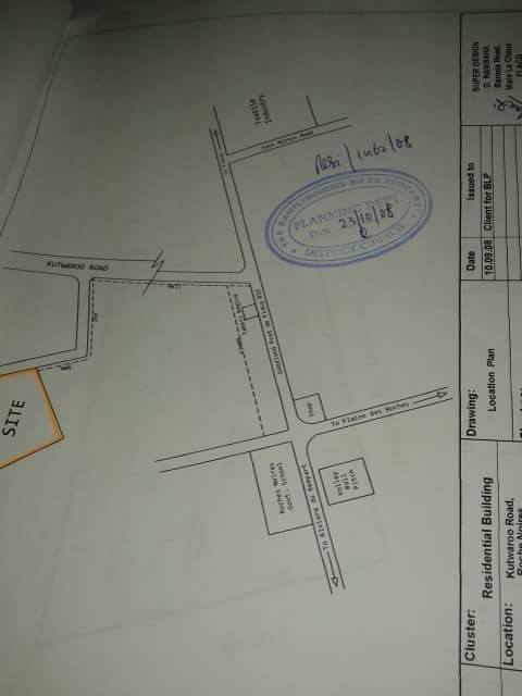 I am selling an incomplete house on 9.5 perches of land at Roches Noires - 1 - Land  on Aster Vender