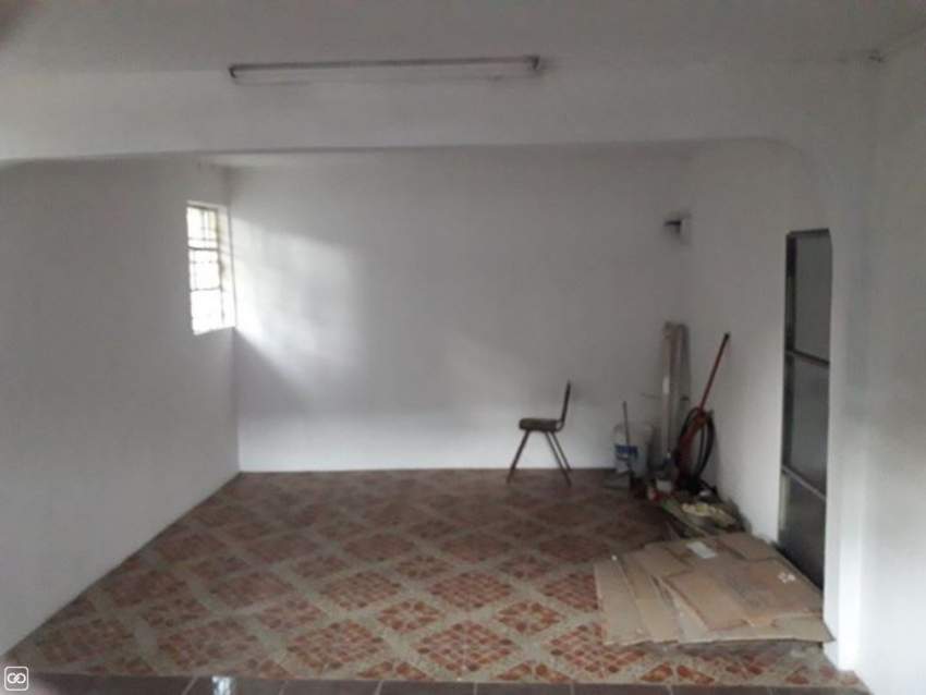 Emplacement commercial 23m²  à louer Port-Louis - 2 - Commercial Space  on Aster Vender