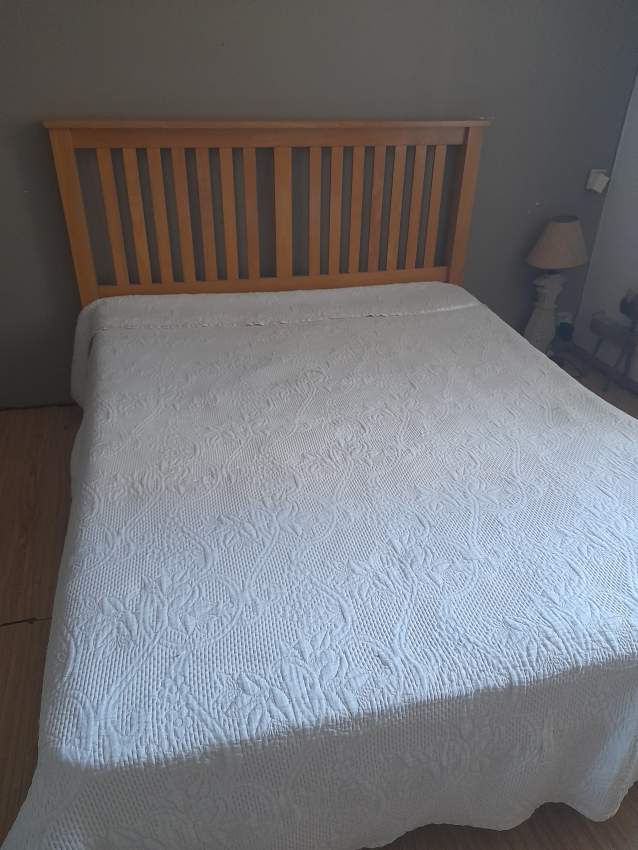 Lit double et matelas - 0 - Bedroom Furnitures  on Aster Vender