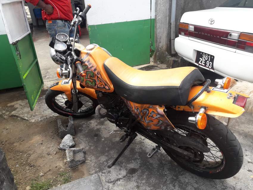 TS125 - 2 - Mopeds  on Aster Vender