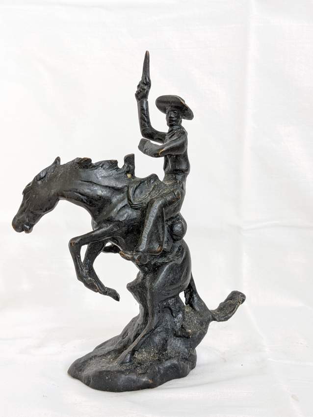 Statuette en laiton - Brass statue - 0 - Antiquities  on Aster Vender