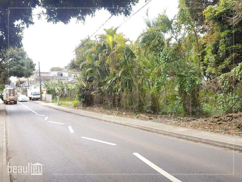 Residential land 50 Perches,  Vacoas - 1 - Land  on Aster Vender