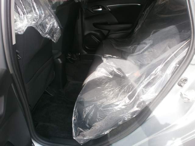 Honda fit Hybrid  - 7 - Family Cars  on Aster Vender