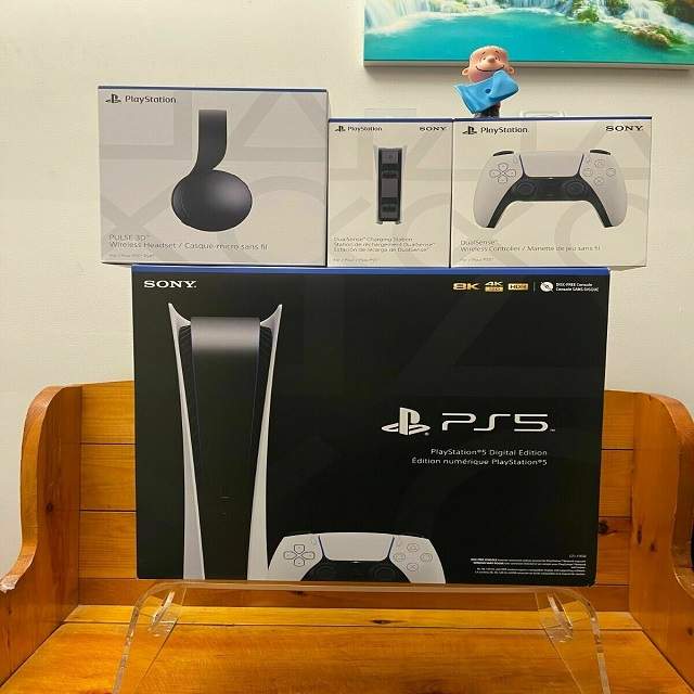 BRAND NEW PS5 Sony PlayStation 5 DIGITAL/Disc Game Console BUNDLE