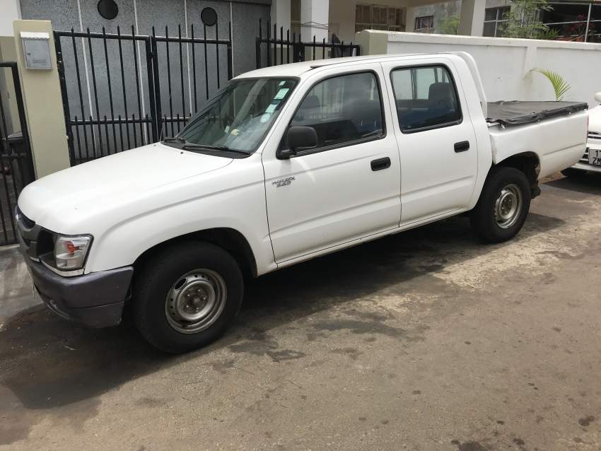 Toyota Hilux - 0 - Pickup trucks (4x4 & 4x2)  on Aster Vender