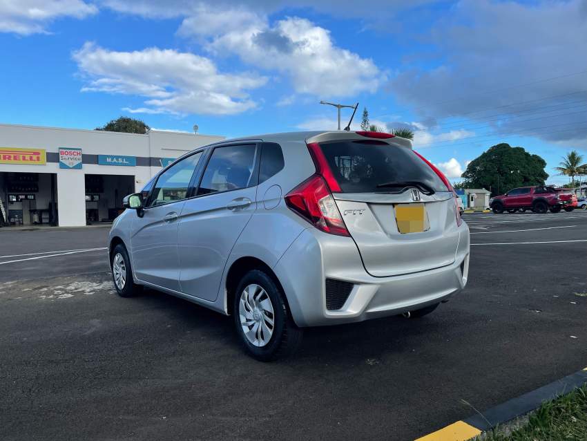 Honda Fit  - 3 - Family Cars  on Aster Vender
