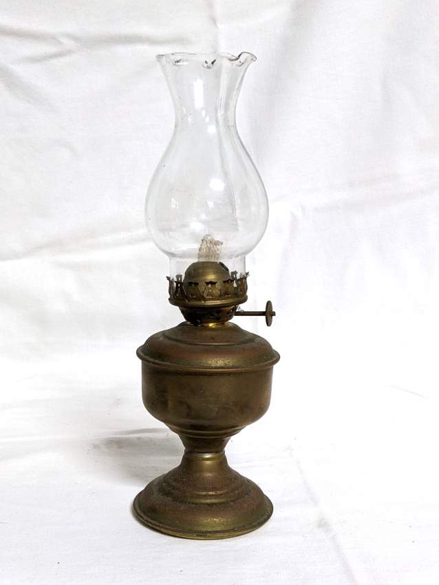 Vieille lampe à huile - Old oil lamp - 0 - Antiquities  on Aster Vender