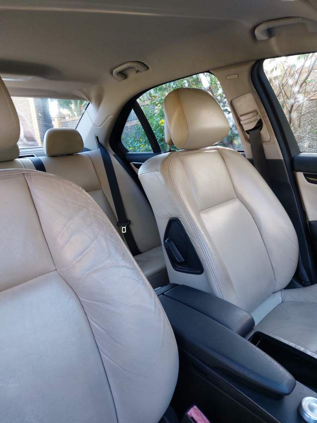 Mercedes Benz C180 Kompressor  - 4 - Luxury Cars  on Aster Vender