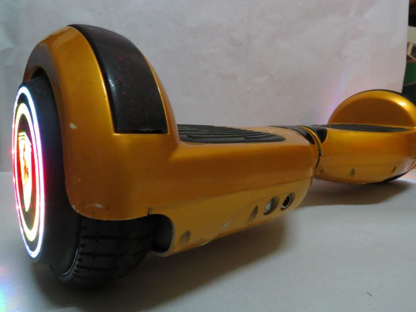 Golden hoverboard - 1 - Skateboard & Hoverboard  on Aster Vender