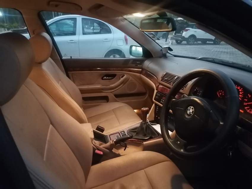 BMW 520i M5  - 2 - Compact cars  on Aster Vender