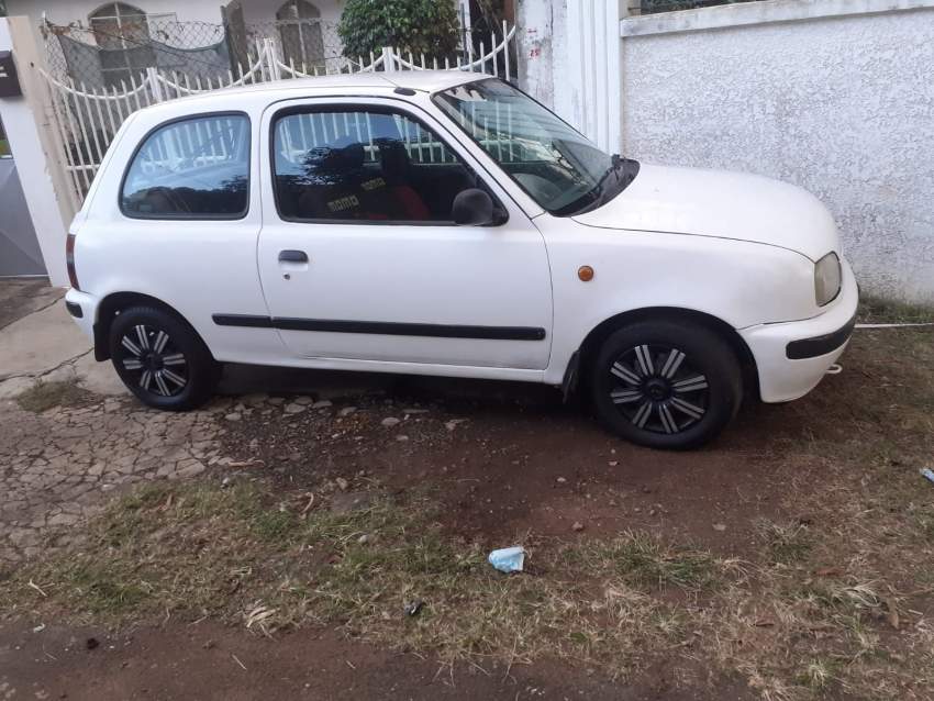 Nissan March year 96 automatic - 2 - Compact cars  on Aster Vender