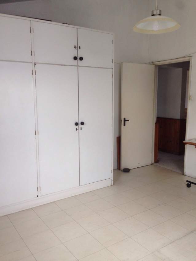 Semi-Furnished 3 bedroom house for rent by owner at Rose Hill - 2 - Apartments  on Aster Vender