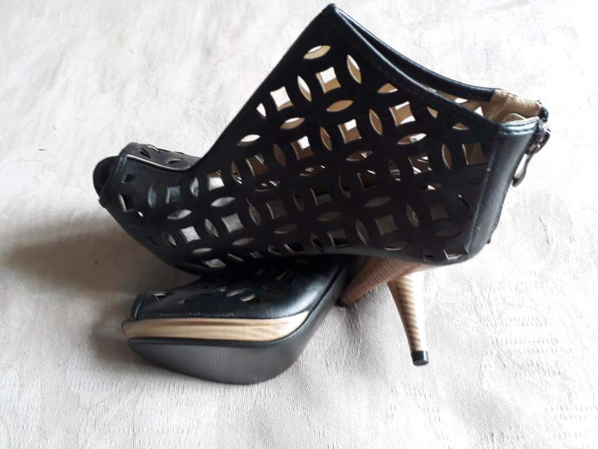 Shoes for sale - 0 - Classic shoes  on Aster Vender