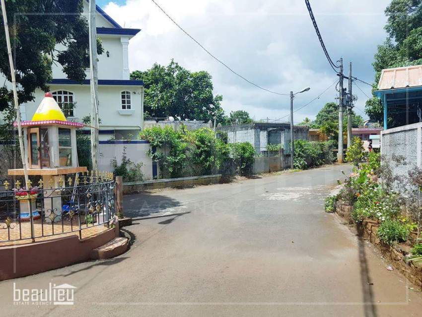  10 perches Residential land, Montagne Longue *** - 1 - Land  on Aster Vender