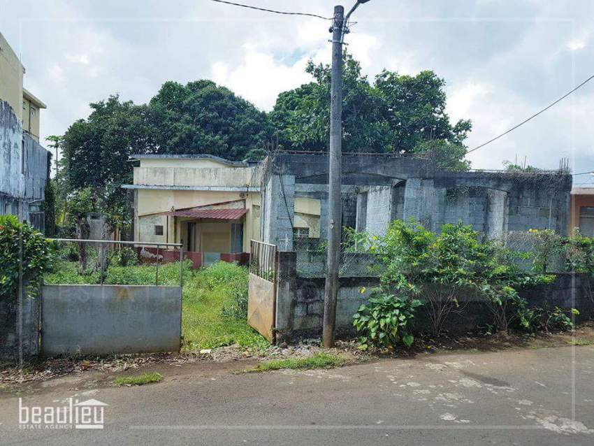 10 perches Residential land, Montagne Longue *** on Aster Vender