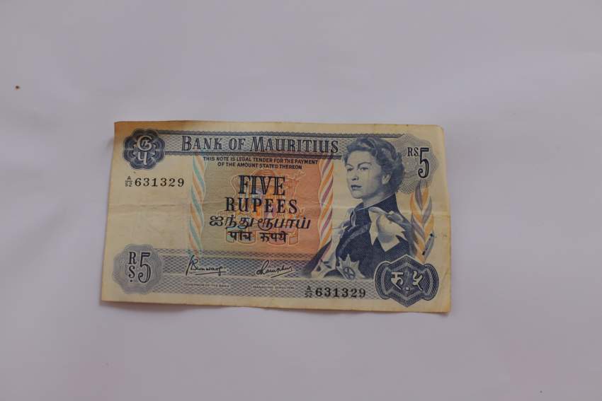 Old Mauritian Rs 5 bank note - Banknotes at AsterVender
