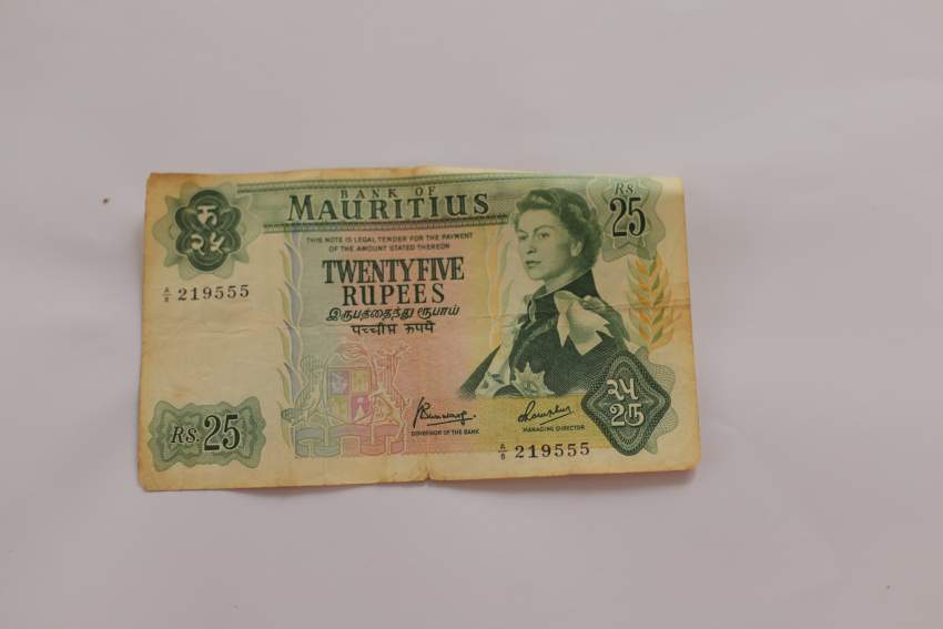 Old Mauritian Rs 25  - 1 - Banknotes  on Aster Vender