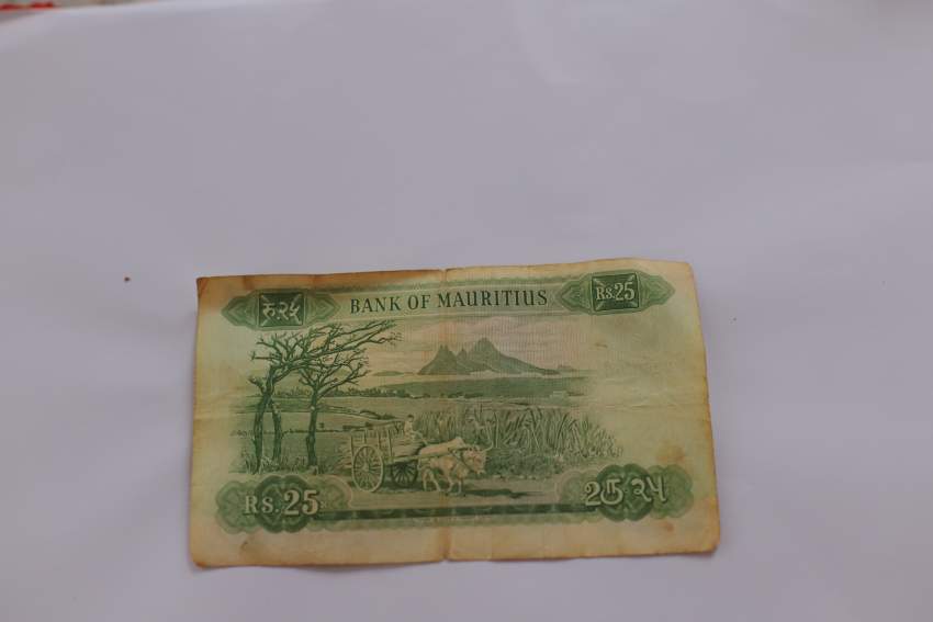 Old Mauritian Rs 25  - 0 - Banknotes  on Aster Vender