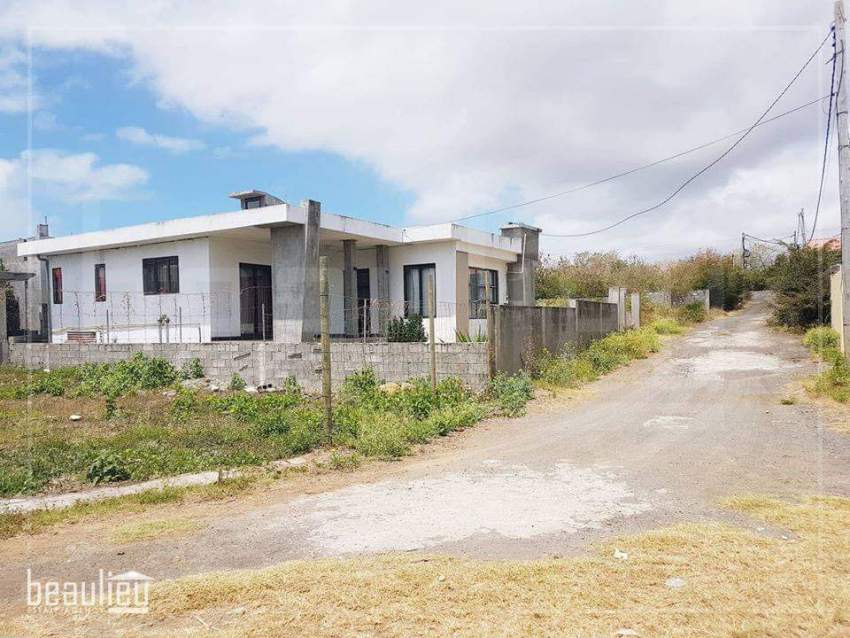 Residential land of 7 perches, Grand Baie on Aster Vender